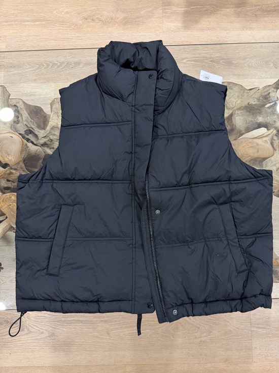 Old Navy Jackets & Blazers - NWT Old Navy puffer vest
